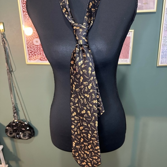 Silk Black and Gold Musician’s Tie ❤️🔥 - Picture 1 of 4